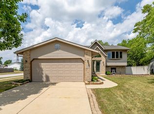 7922 Bracken Pkwy, Hobart, IN 46342