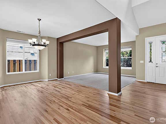 5th image of 6733 Montevista Drive SE
