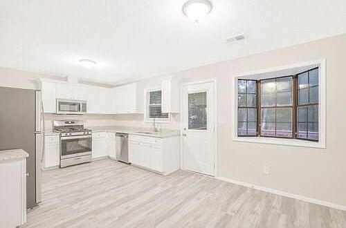 5th image of 3480 Valley Chase Ct