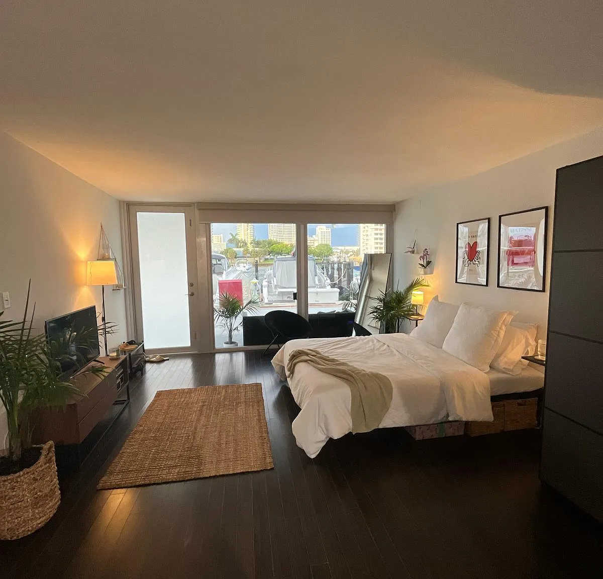Studio, 450 sqft, $1,950 — Photo 1