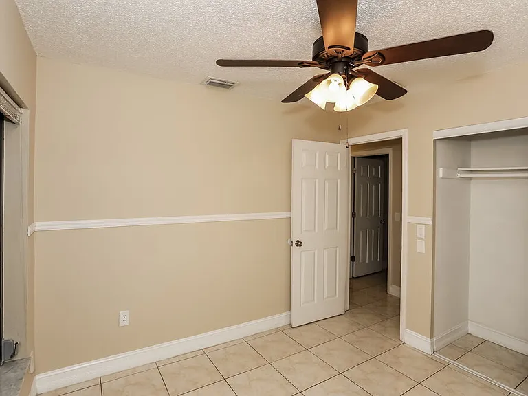 4205 SW 137th Ct — Photo 17