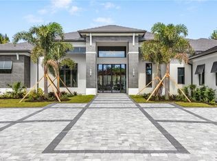 81 North St, Naples, FL 34108