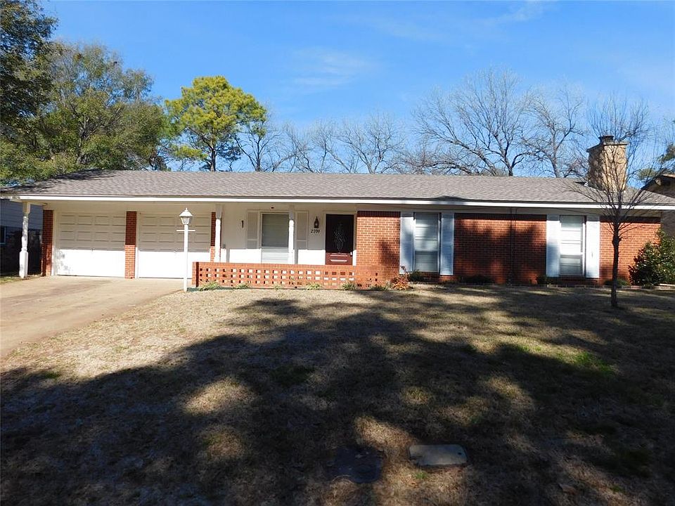 1st image of 2709 Blackwood Dr
