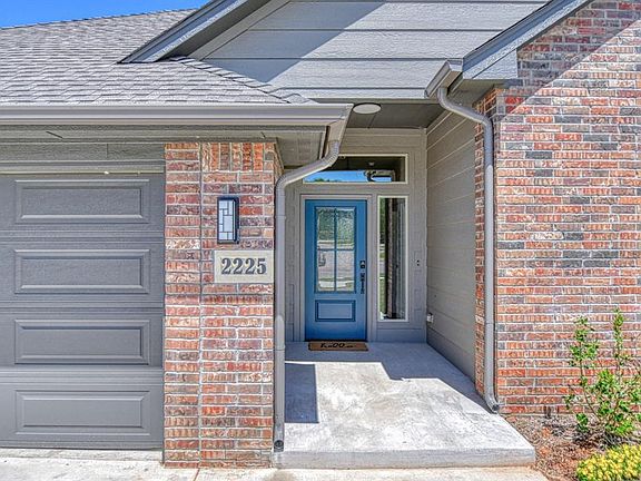 5th image of 2225 Alameda Park Dr