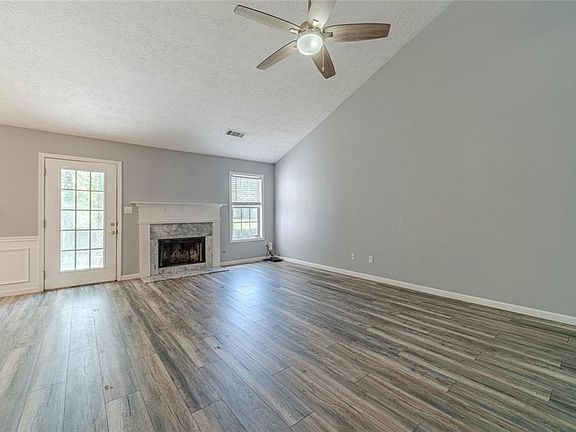 4th image of 1617 Amhearst Walk Rd