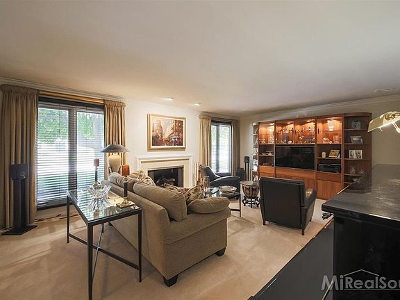 2nd image of 75 Blairmoor Ct