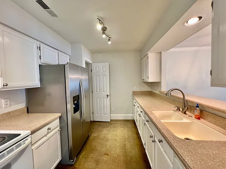 10417 Ravenbrook Ln — Photo 18