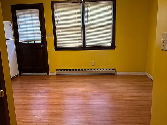 3rd image of 189 Newell Ave APT A