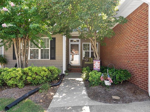 3rd image of 1507 Calloway Dr Unit 2