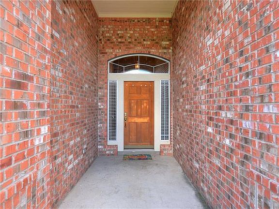 4th image of 2801 Onslow Dr