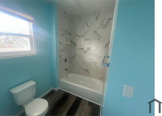 3rd image of 117 W 36th St