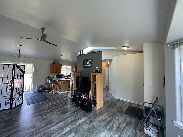 1360 Roma Rd — Photo 15