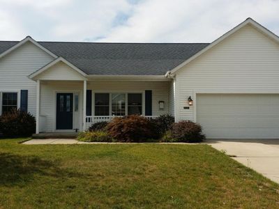 2070 Halsted Dr, Stevensville, MI, 49127