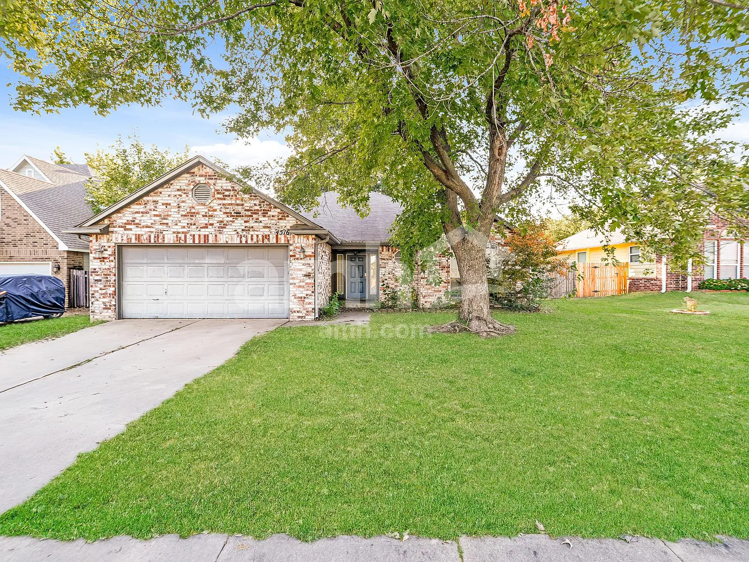 3 bed, 2.0 bath, 1696 sqft, $1,825 — Photo 1