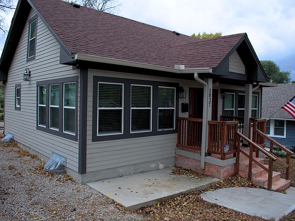 3rd image of 1827 Wood Ave
