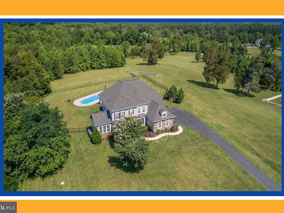 1st image of 28 Lupine Dr