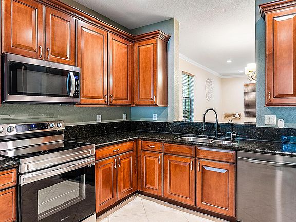5th image of 203 E Bay Cedar Circle