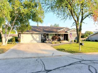 317 Meadow Ln, Sandusky, OH 44870