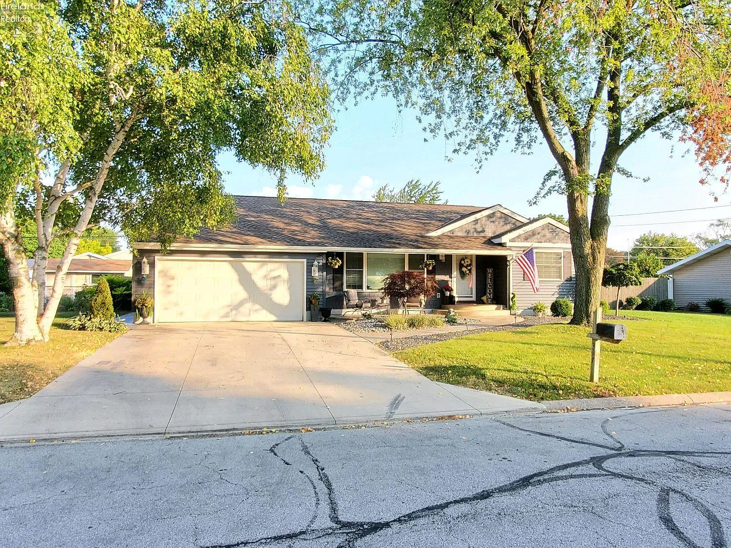 317 Meadow Ln photo 1