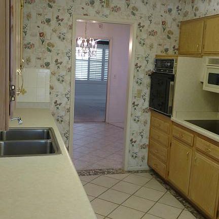 5th image of 10936 W Cumberland Dr