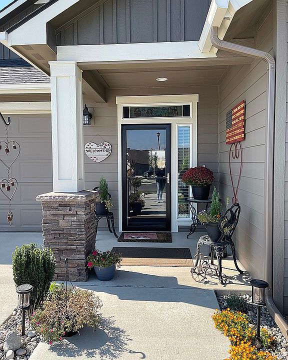 1st image of 2654 N Heton Ln