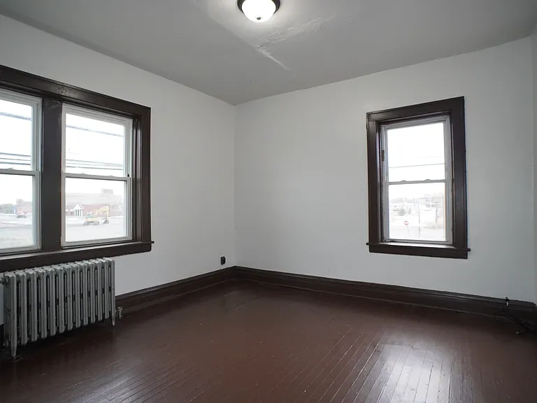 130 E 13th Ave — Photo 17