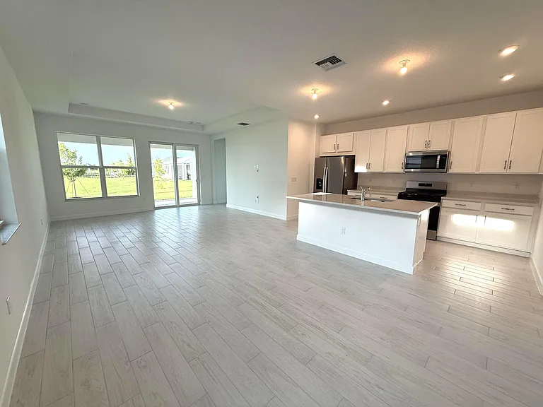 9563 SW Indra Way — Photo 3