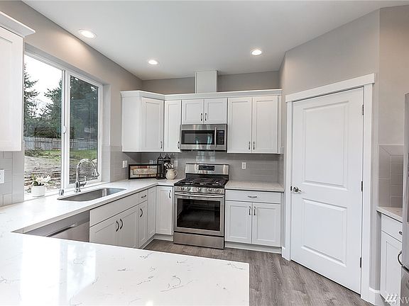 5th image of 13211 105th Avenue Ct E