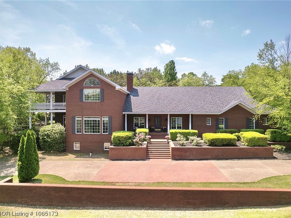 1st image of 2615 Edgewater Dr