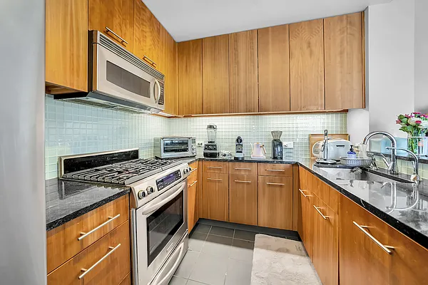 Rented by New York Residence | media 10