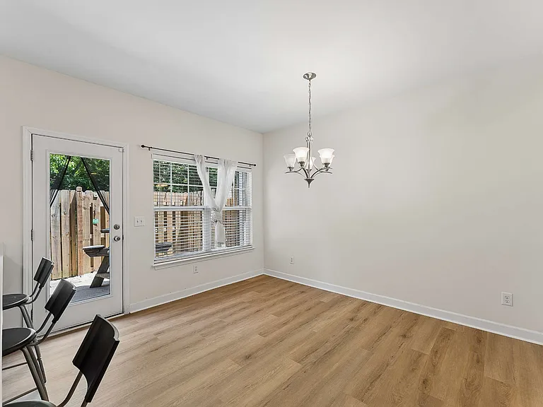 553 Rosedale Ave #107 — Photo 13