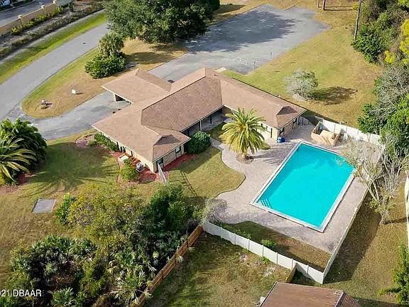 4th image of 1166 N Ashland Ct