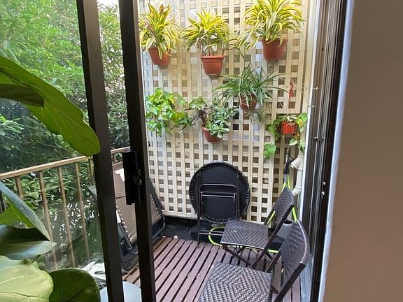 4th image of 2726-2732 Octavia St #2726