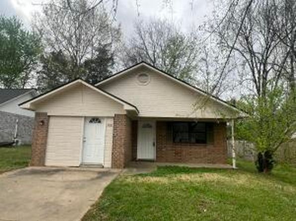 708 Shadow Dr, Russellville, AR 72802