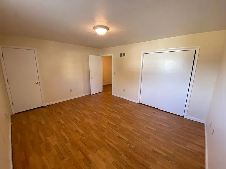 124 Karen Way — Photo 7