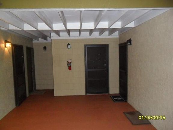 5th image of 3505 Sable Palm Ln Unit B
