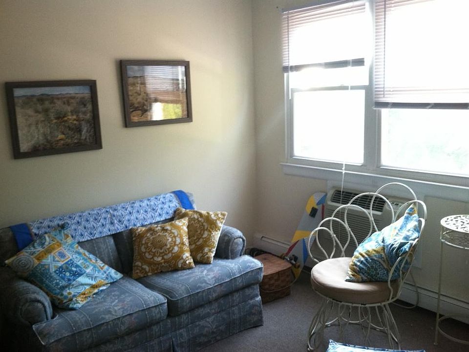 2nd image of 18 Fairfield Ave APT 4