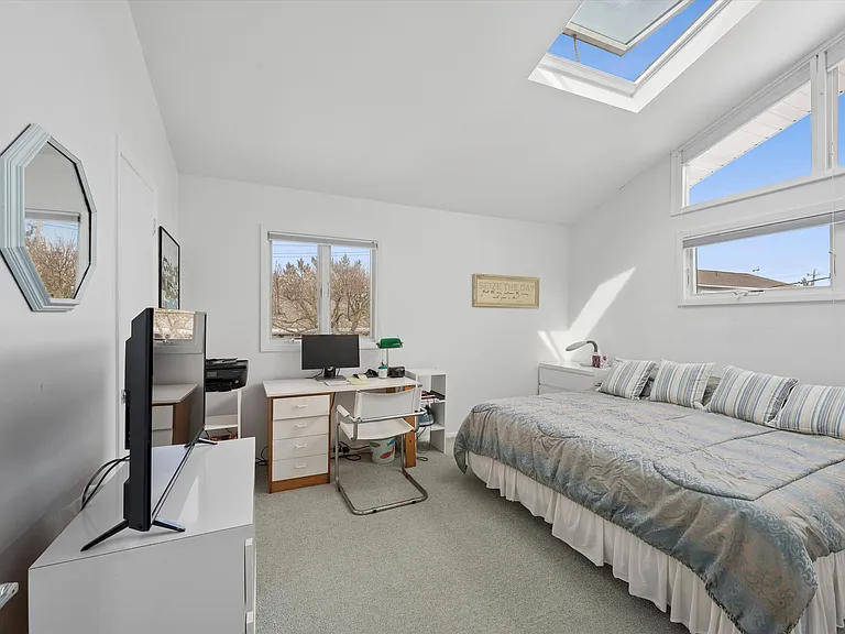 413A Dune Rd — Photo 8