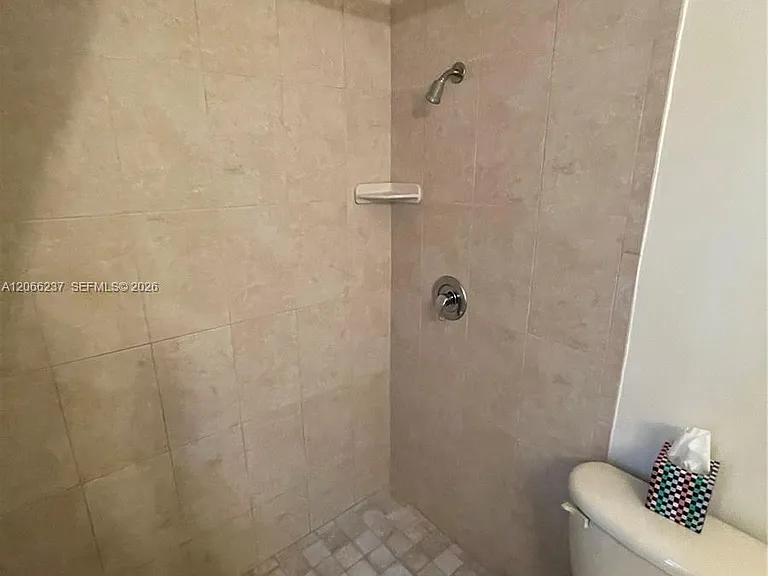 9301 SW 54th St — Photo 32