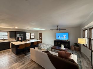 6945 Barkley St, Overland Park, KS 66204