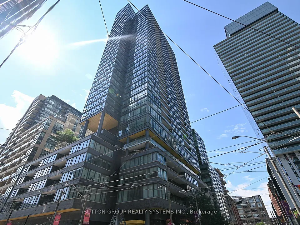 8 Charlotte St #1408