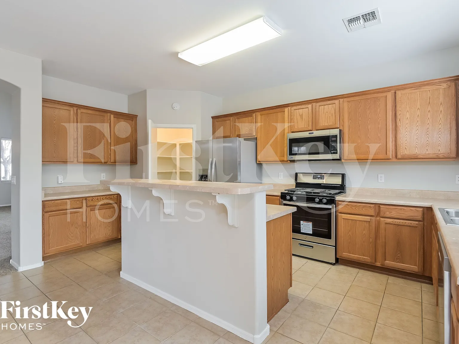 4 bed, 2.5 bath, 2289 sqft, $2,480 — Photo 4