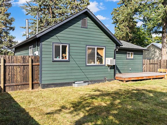 5th image of 622 2nd Ave SE