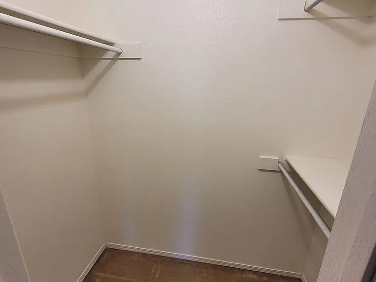 2720-2758 Mirage Dr — Photo 13