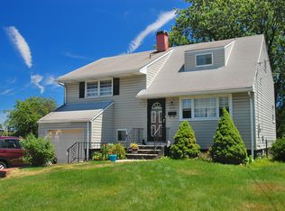 568 Bamford Ave, Woodbridge, NJ 07095