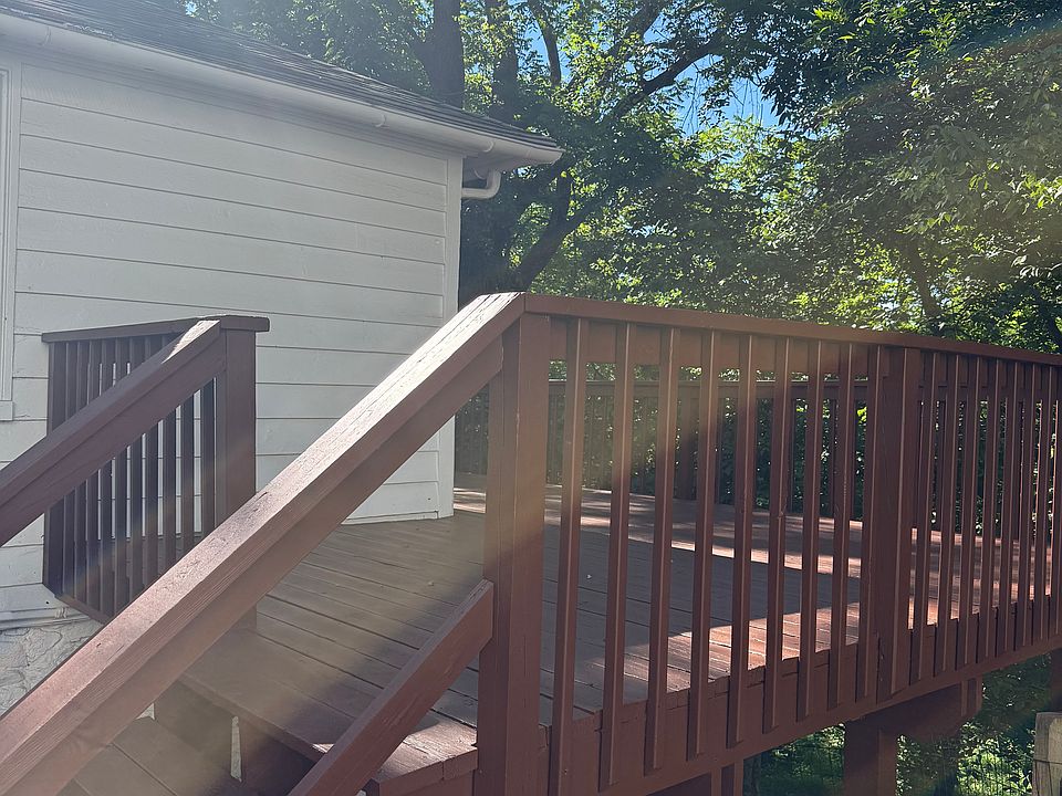 Steps to deck