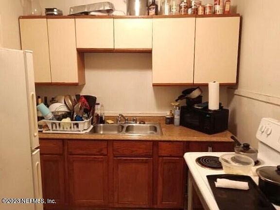 5th image of 1550 W 11TH Street