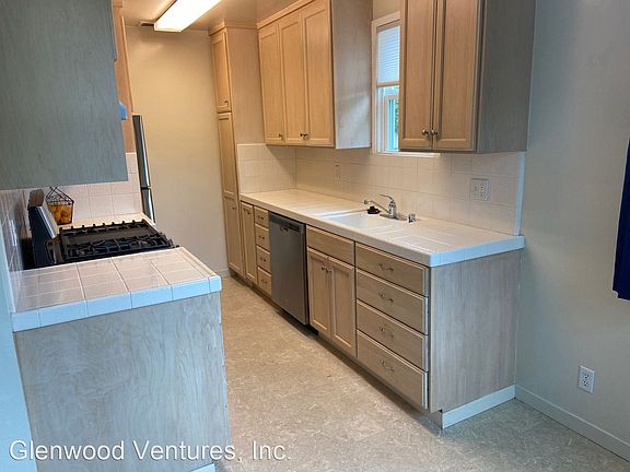 4th image of 780 Roble Ave #5
