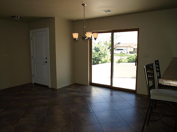 4050 Superstition Dining