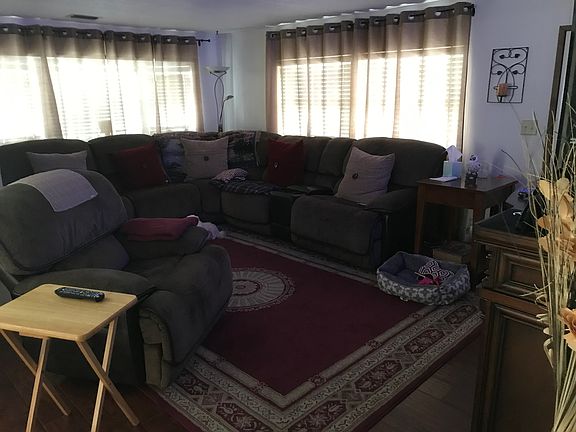 3rd image of 2909 Canyon Dr